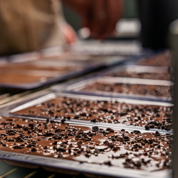 Tablette chocolat au lait et grué de cacao – Image 4