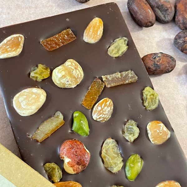 Tablette au chocolat noir garnie comme un mendiant – Image 3
