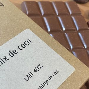 Tablette fourrée à la noix de coco râpée